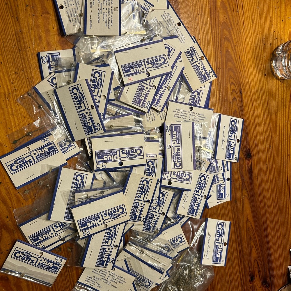 Large lot of second hands:other clock parts